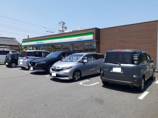 コンビニ　ファミリーマート千葉千種町店（コンビニ）まで607m