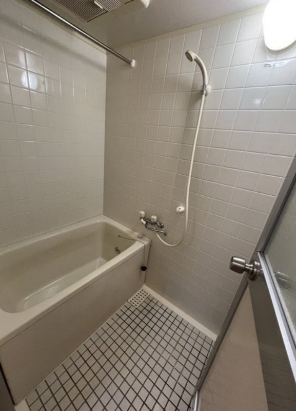 バス・シャワールーム　図面と現状に相違がある場合には現状を優先