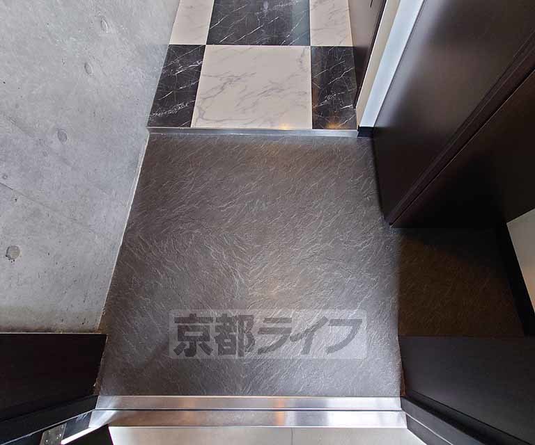 玄関　ゆとりのある玄関です。