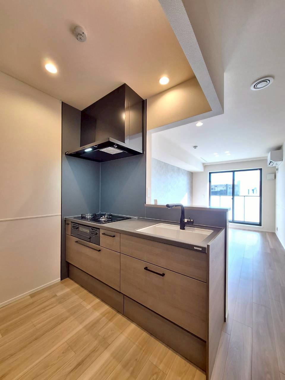 キッチン　★ガス3口グリル付きのシステムキッチン★