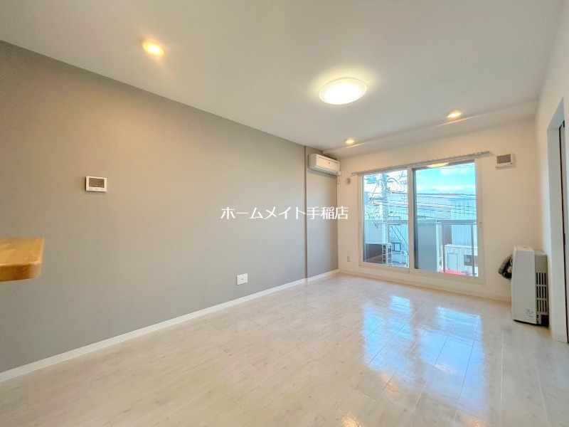 居室・リビング　明るく広々リビングスペース♪