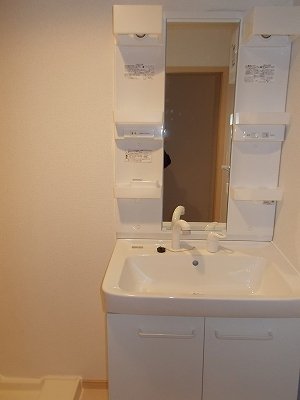 洗面設備　使いやすい洗面所です