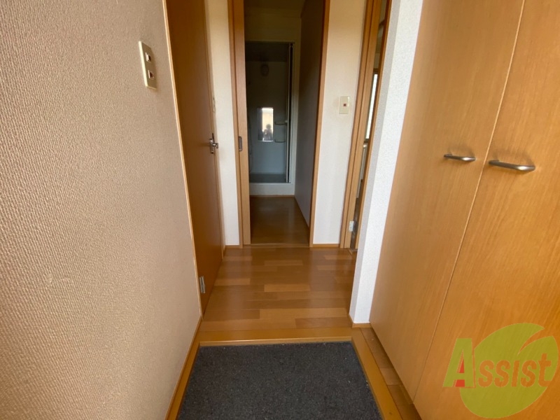 玄関　玄関の外から部屋の中を撮影してみましたー。