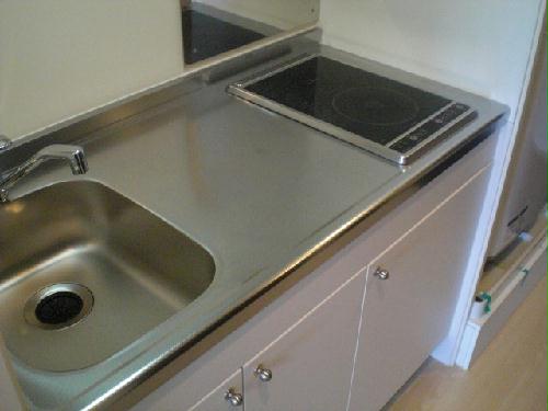 キッチン　2口。IHヒータ＆ラジエント。