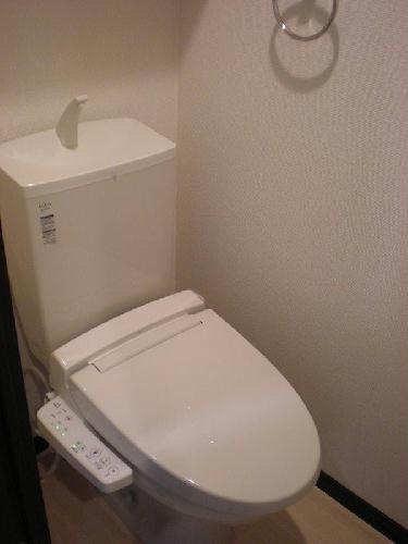 トイレ　温水洗浄便座