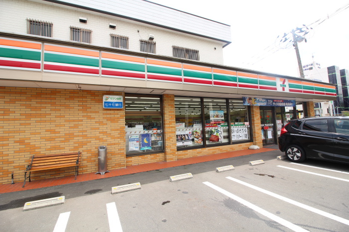 コンビニ　セブンイレブン仙台ベニーランド前店（コンビニ）まで1000m