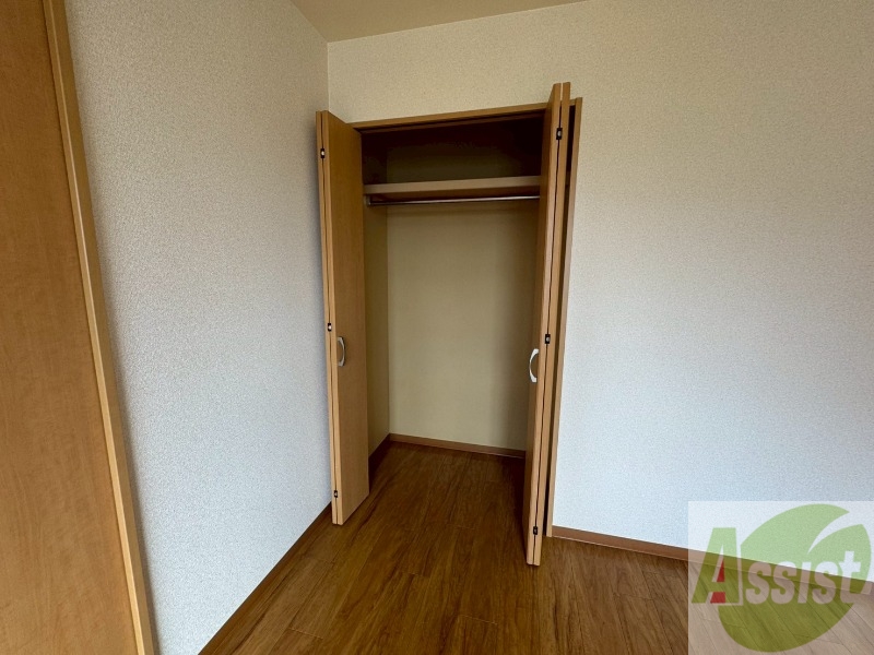 収納　寝室のクローゼットにもたくさん収納出来ますね！