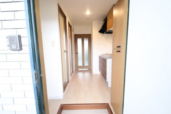 玄関　※別部屋の写真です