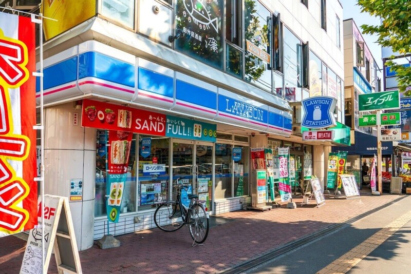 コンビニ　ローソン札幌南郷18丁目店（コンビニ）まで125m