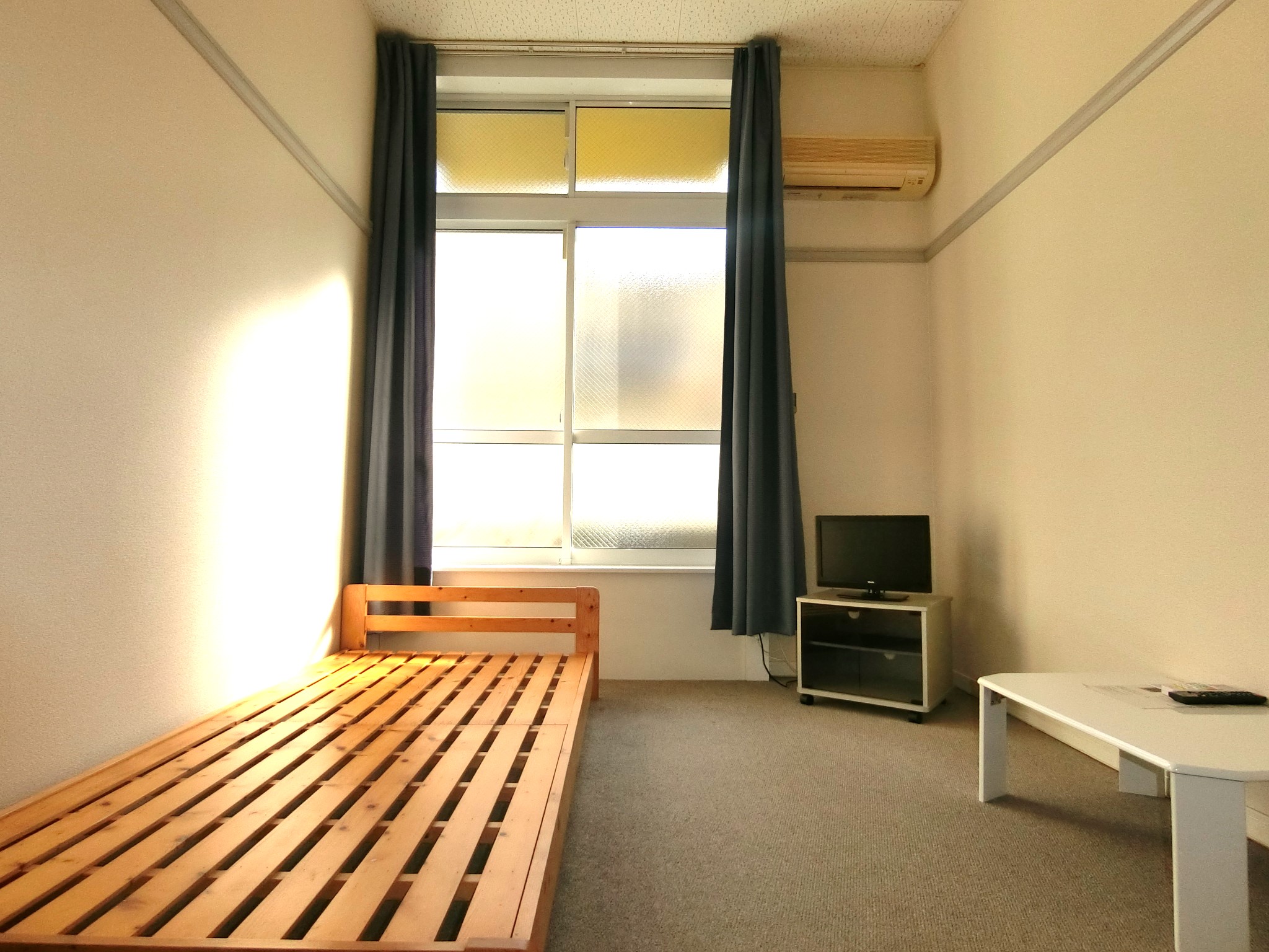 眺望　エアコン・カーテンレース・テレビ・ローテーブル・照明を完備☆