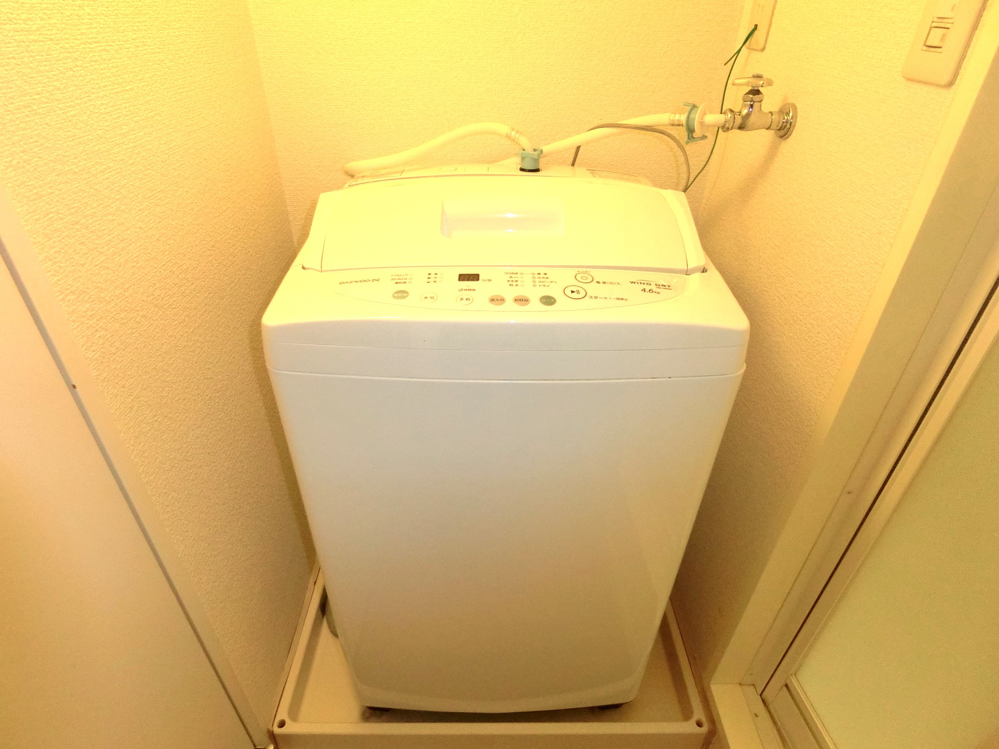 洗面設備　室内に全自動洗濯機を完備です☆