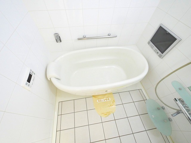 バス・シャワールーム　ゆったり過ごせるお風呂です