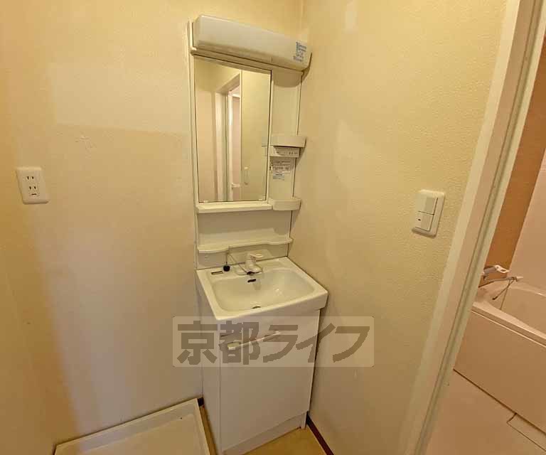 洗面設備　独立洗面台です。