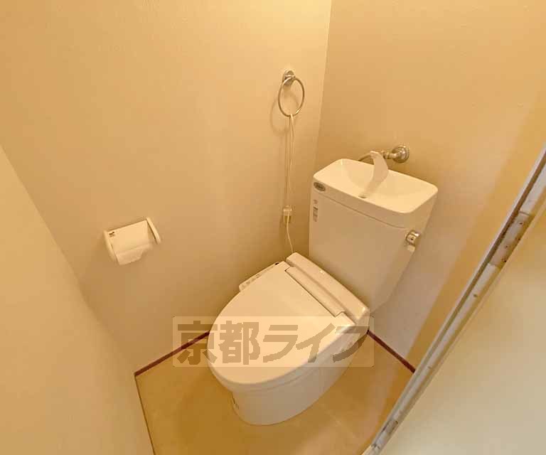 トイレ　洗浄機能付きトイレです。