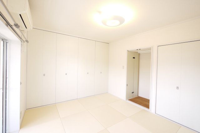 その他部屋・スペース　広々とした洋室です