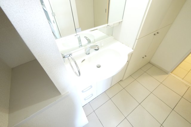 洗面設備　広い洗面スペース