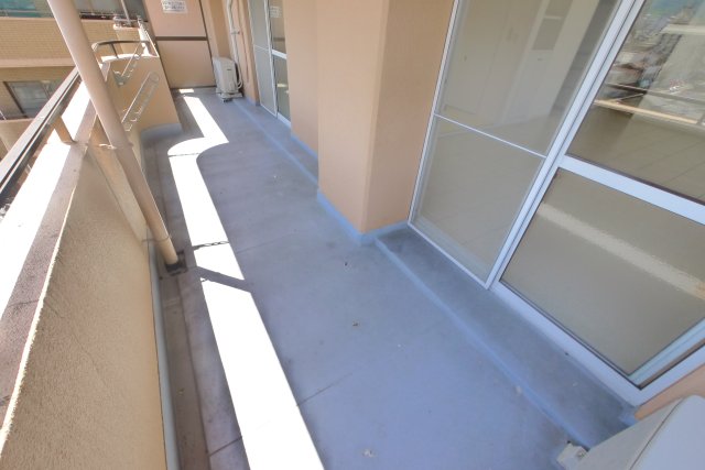 バルコニー　お洗濯にも便利なバルコニー付き