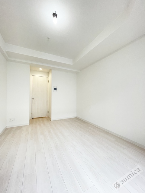 居室・リビング　ホワイトベースで明るい内装♪