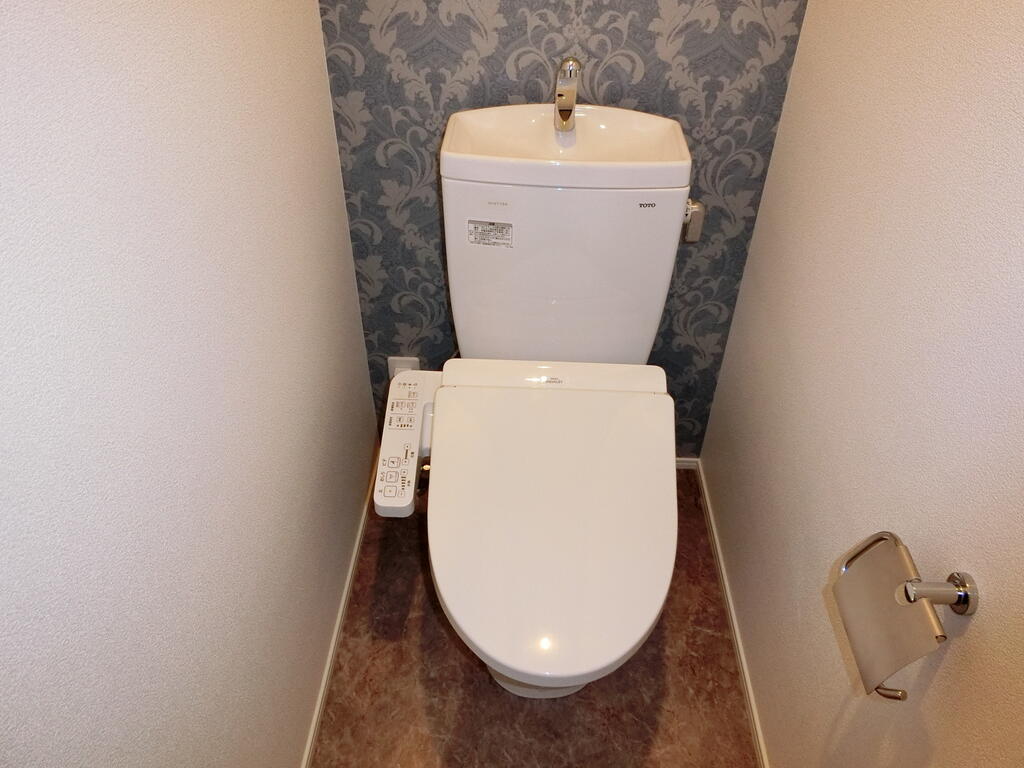 トイレ　※別のお部屋の写真です。現況を優先させていただきます。