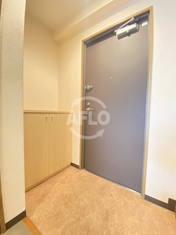 玄関　メゾンドラフィネ　玄関