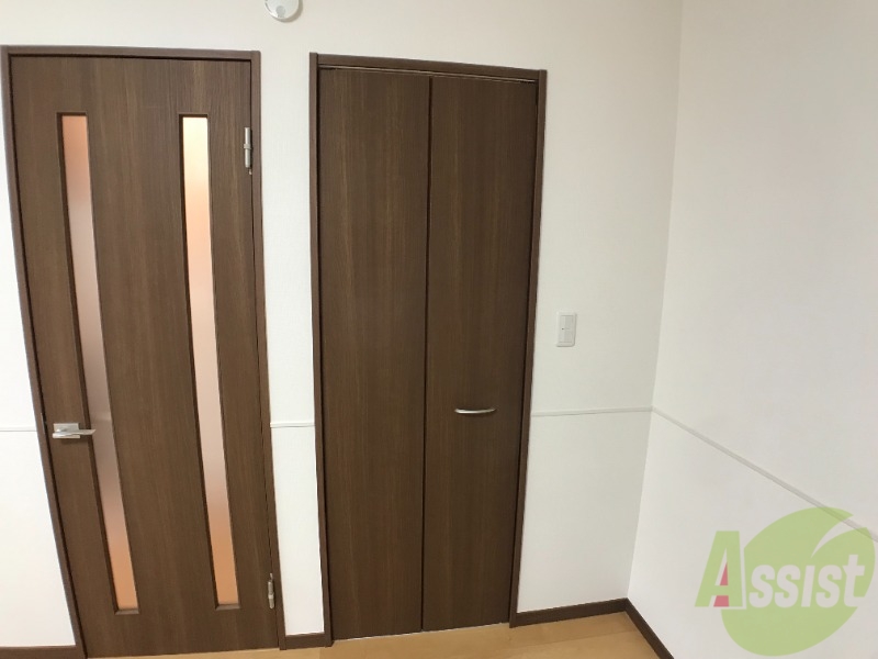 収納　収納はこちらのクローゼットをお使いください。