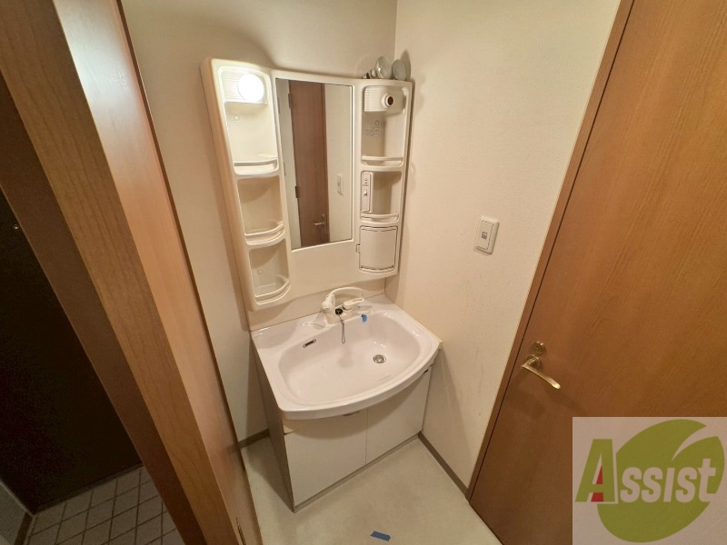 洗面設備　こちらに洗面台があります。朝の洗顔はこちらで。