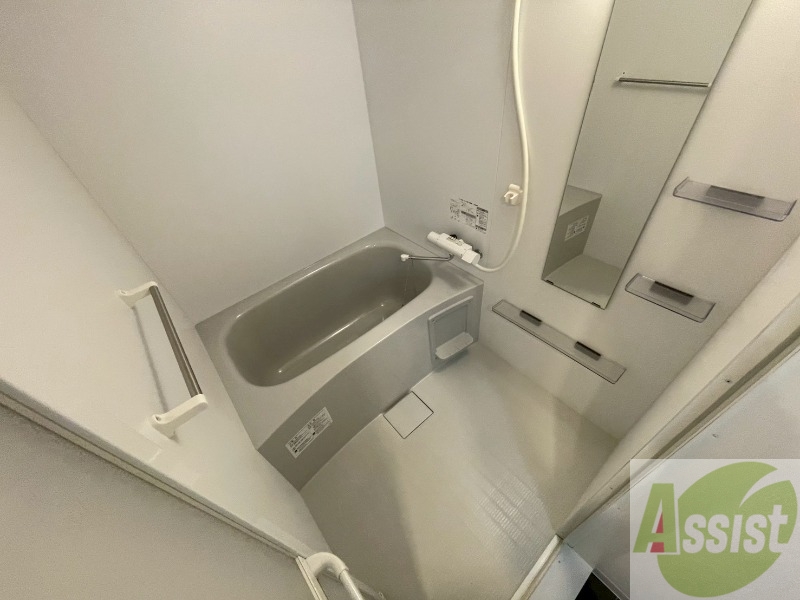 バス・シャワールーム　お風呂になります。一日の疲れを癒してくださいね。