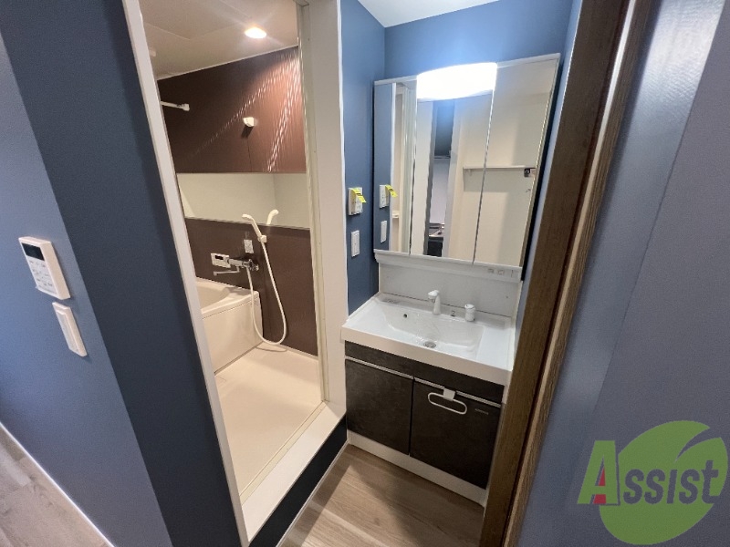 洗面設備　独立洗面台なので、朝の準備も快適にできそうです