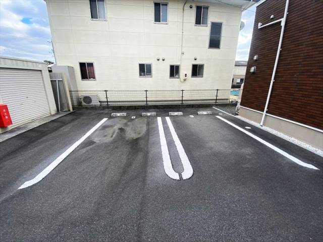 駐車場　エントランス