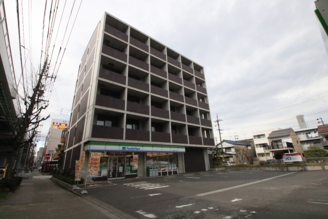 コンビニ　ファミリーマート　岩塚本通一丁目店（コンビニ）まで100m