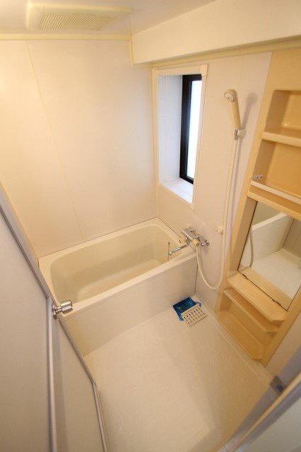 バス・シャワールーム　同物件、別号室のものです。