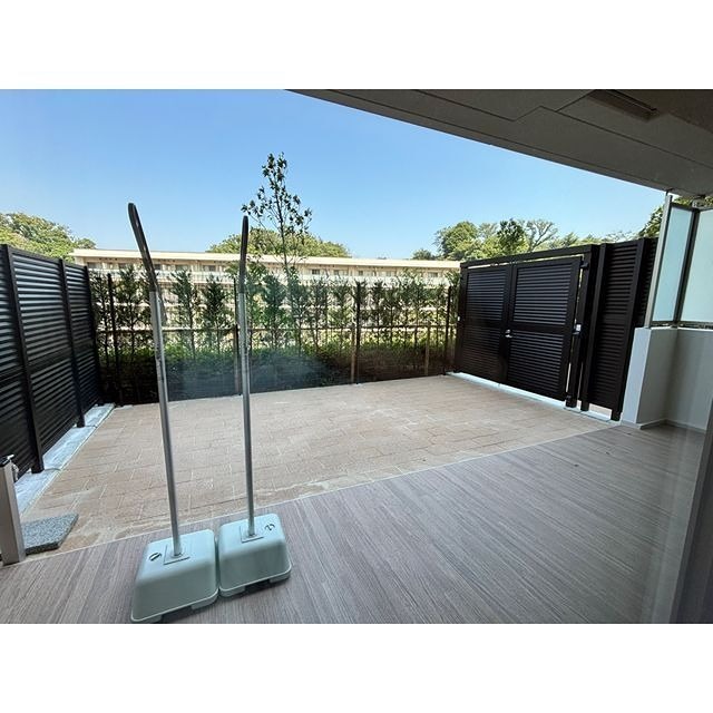 バルコニー　テラス