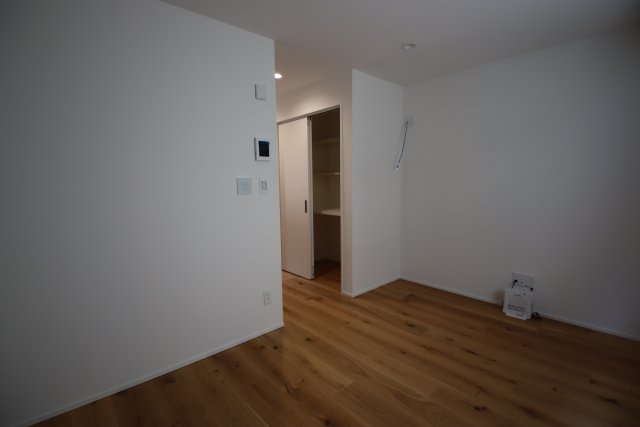 居室・リビング　※別室の参考写真の為、現況優先です。