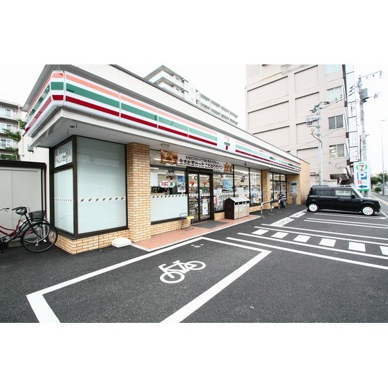 コンビニ　セブンイレブン厚木水引店（コンビニ）まで103m