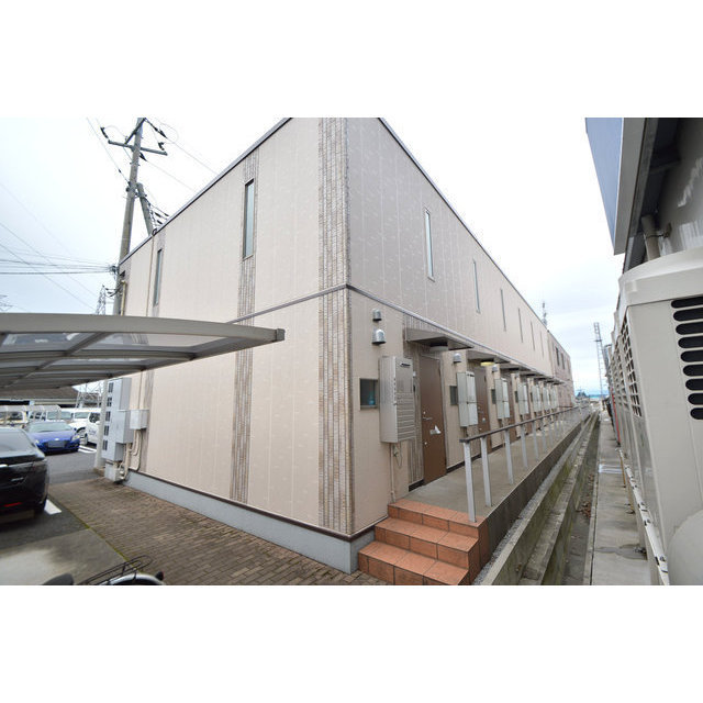 建物外観　リースランド平出D