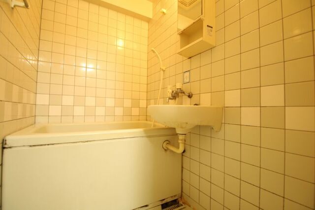 バス・シャワールーム　※他のお部屋の参考写真です