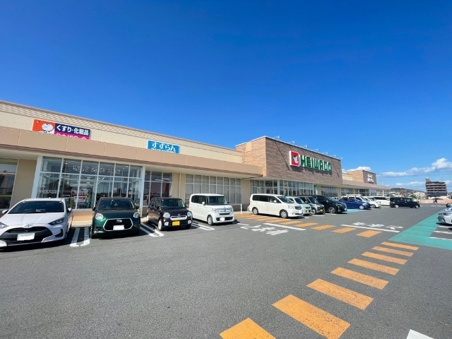 スーパー　平和堂日進香久山店（スーパー）まで840m