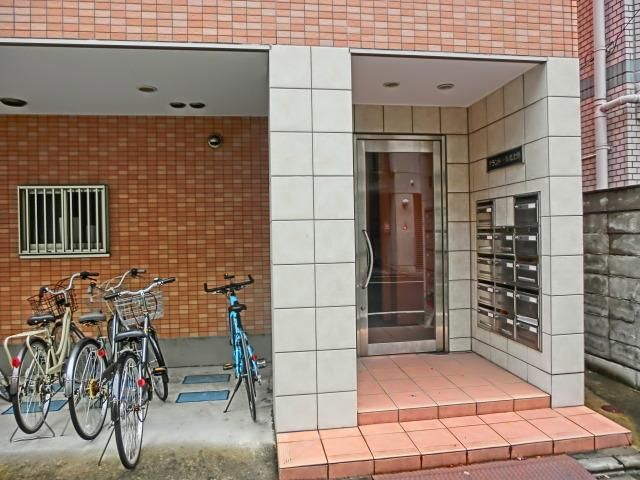 エントランス　手入れの行き届いたエントランス