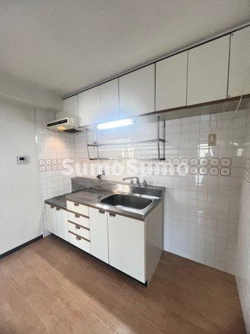 キッチン　コンパクトなキッチンで掃除もラクラク