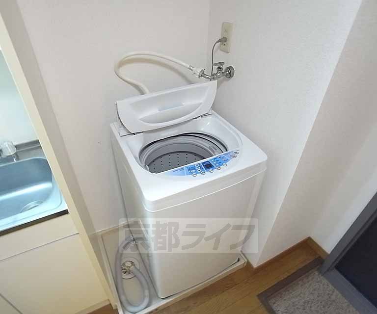 その他設備　備え付きの洗濯機です。