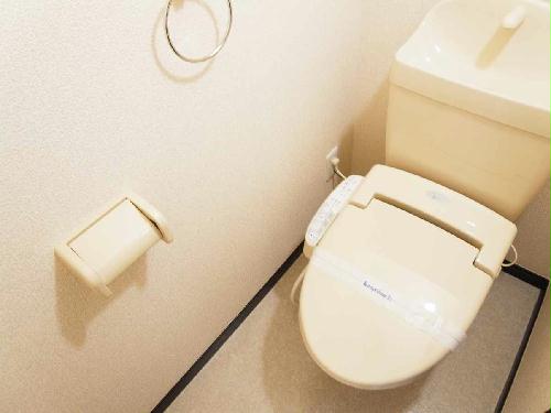 トイレ　仕様、設備は現況と異なる場合があります。