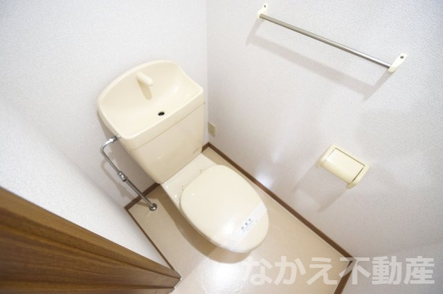 トイレ　清潔感のあるトイレです