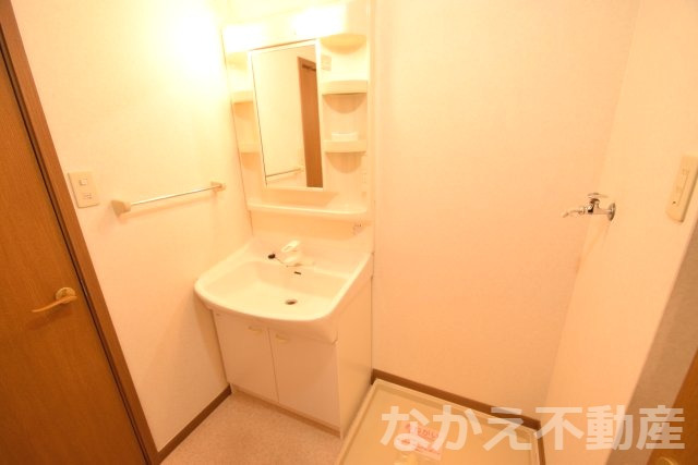 洗面設備　脱衣スペースもあります