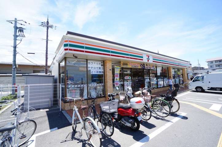 コンビニ　セブンイレブン（コンビニ）まで189m
