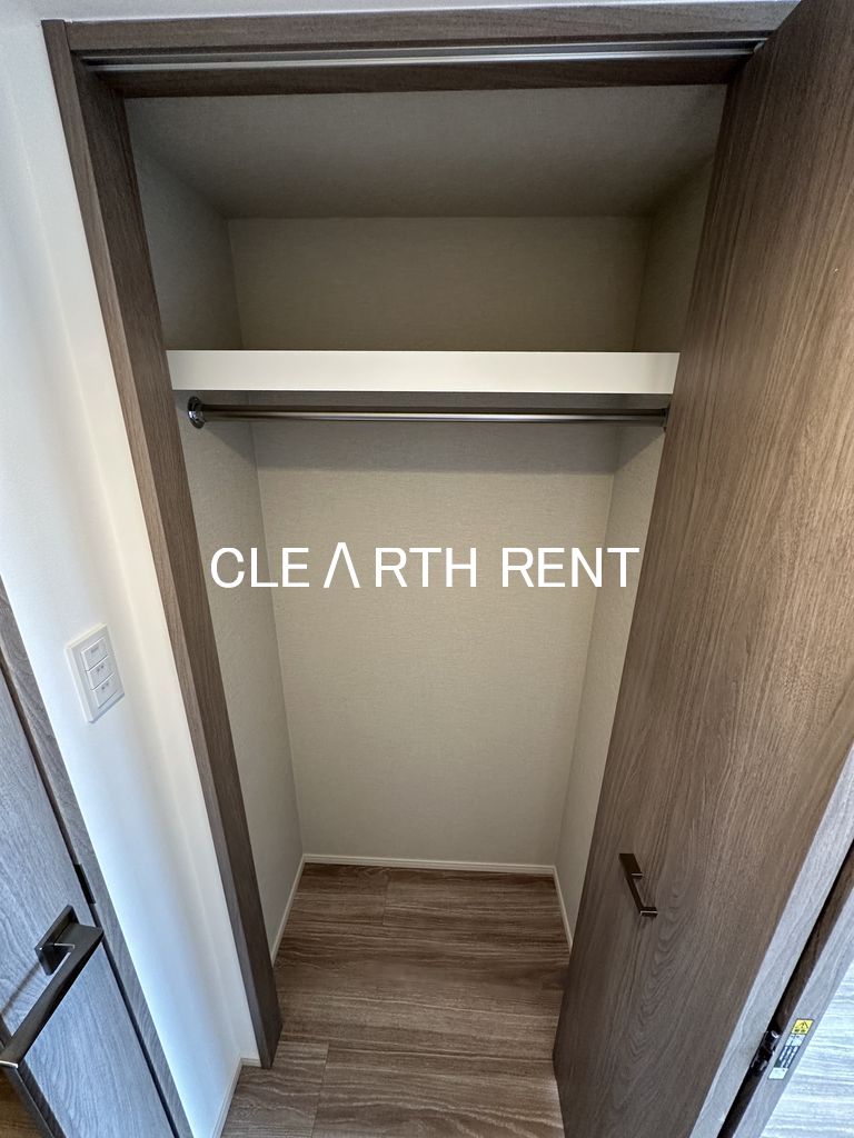 収納　収納に便利な枕棚を備えたクローゼットを採用