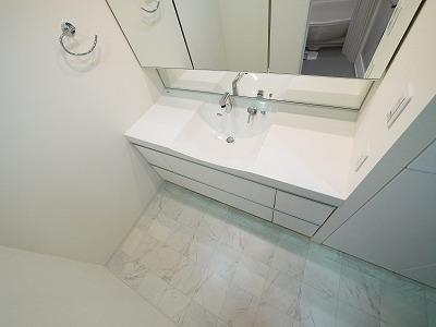 洗面設備　忙しい朝には欠かせない洗面所です