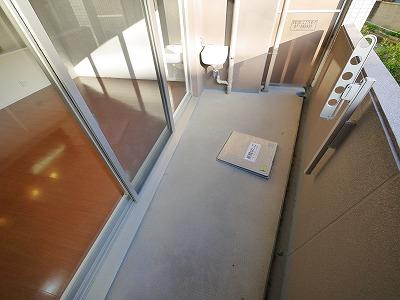 バルコニー　陽当たり良好なバルコニーです