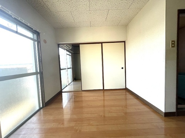 居室・リビング　※現況を優先します。