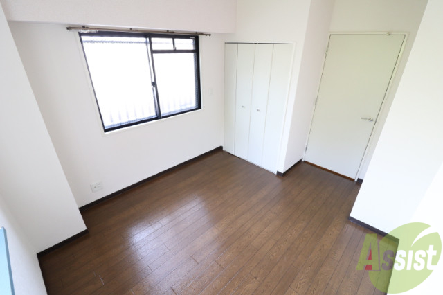 その他部屋・スペース　大きな窓で明るい洋室！