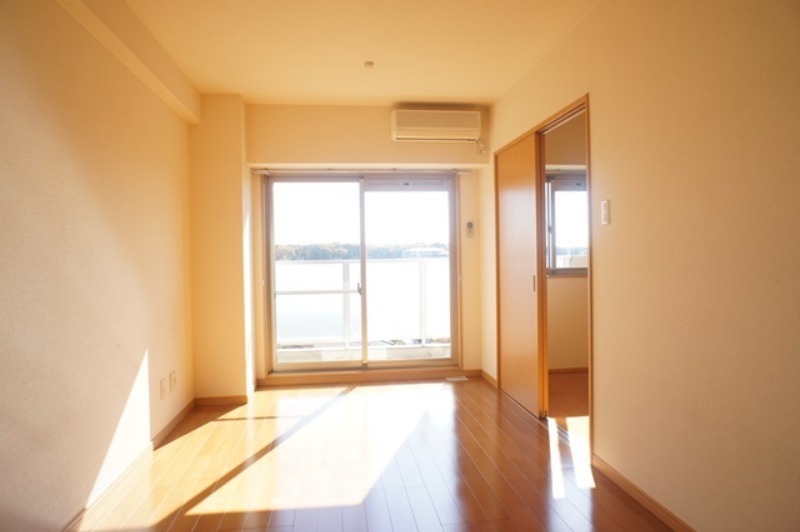 居室・リビング　図面と現状が相違がある場合には現状を優先．．．